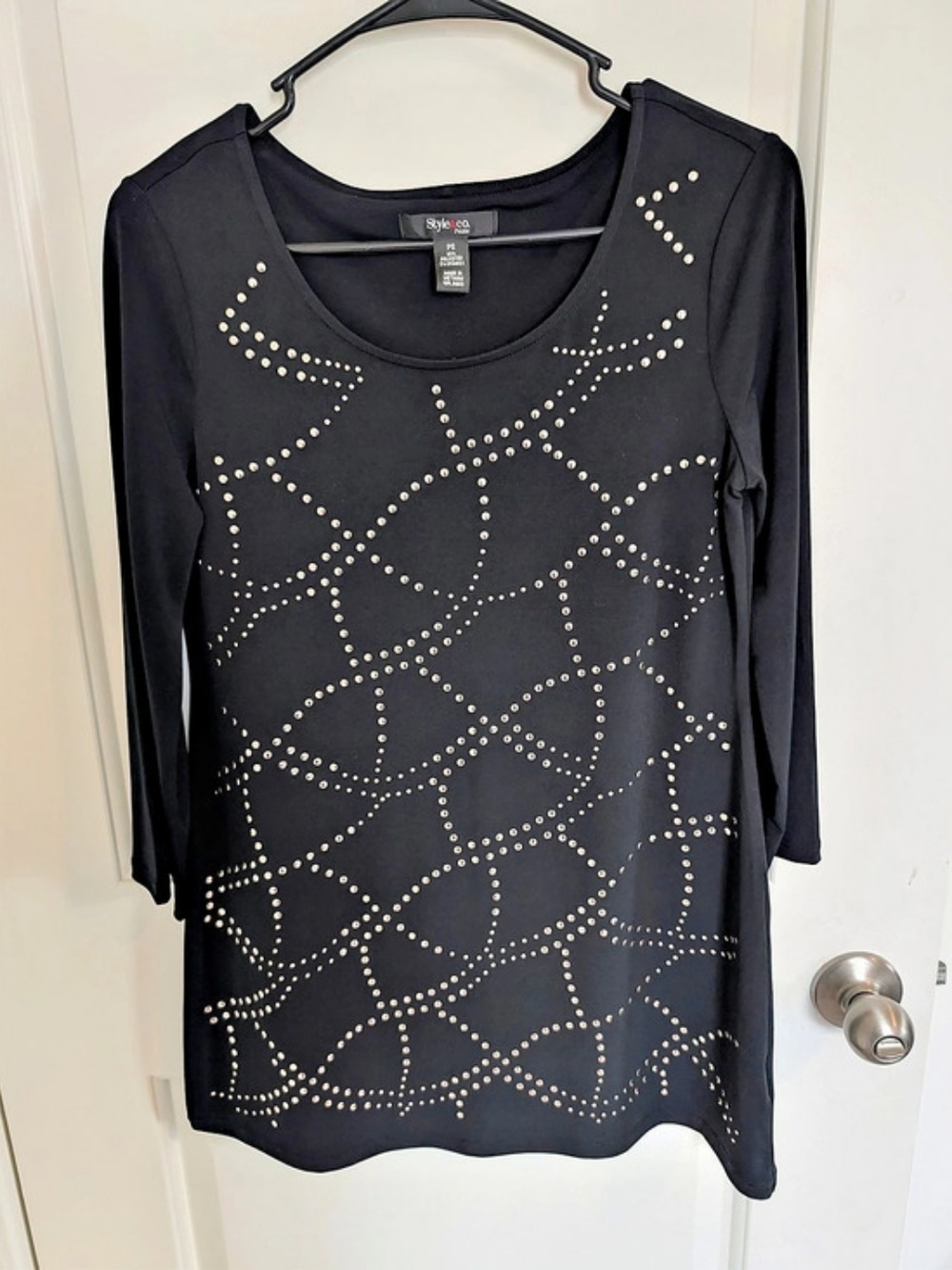 Style&co Petite Studded Geometric Tunic in Black Size PS Like New